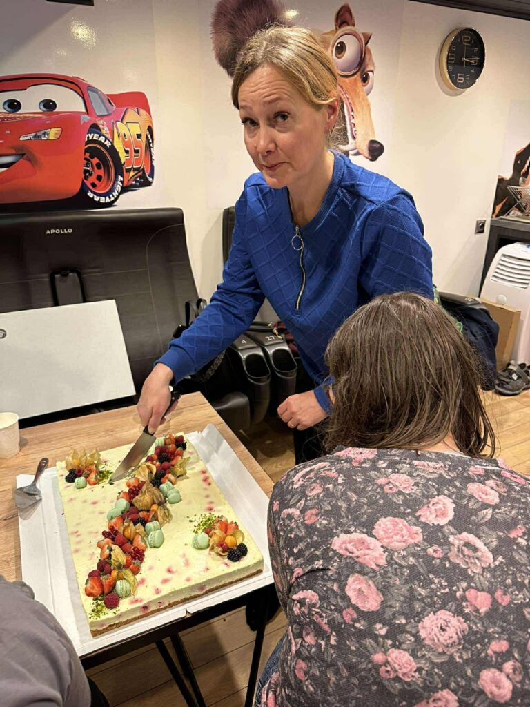 349c3b92-7f7e-4a78-ba66-801b210c203d