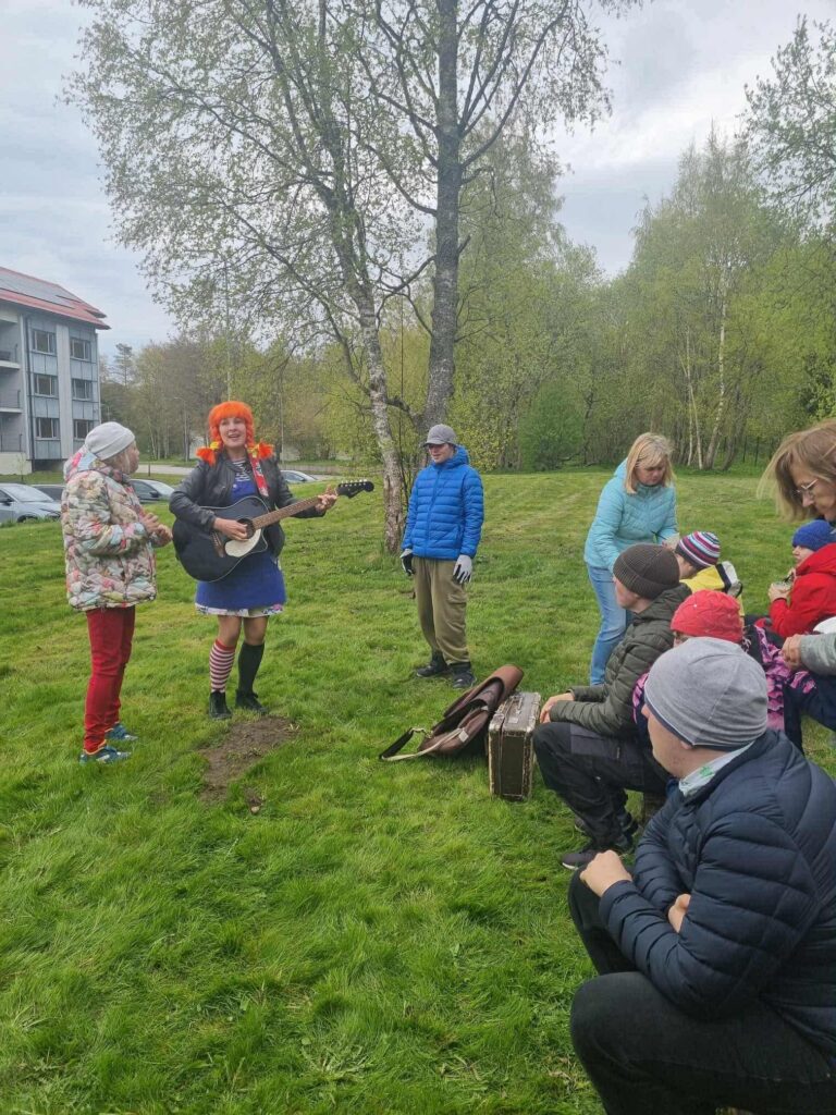 763b9f43-b448-421a-a2f5-a401f43736d7